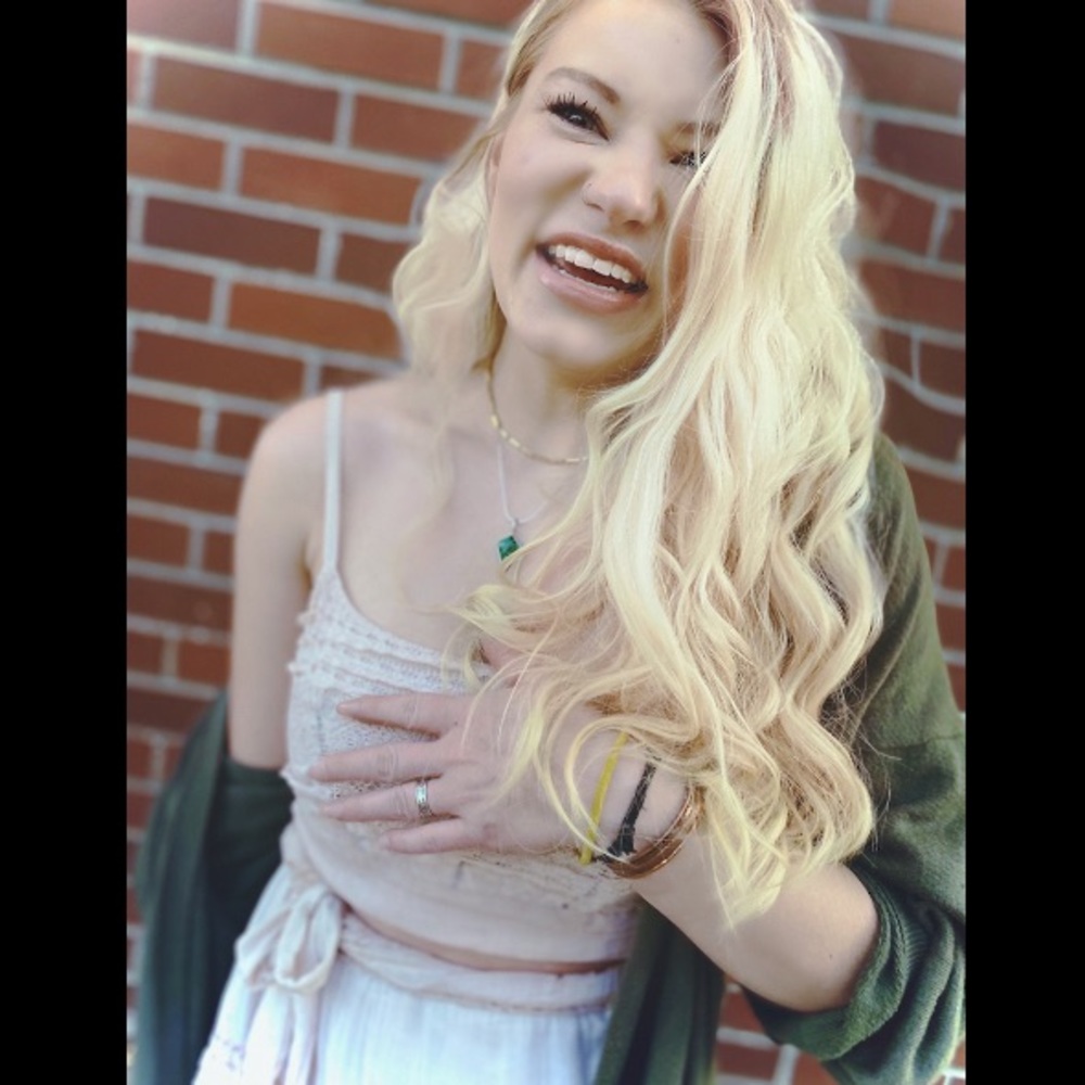 Meet your Posher, Jillian